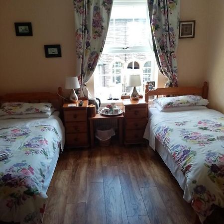The Guest House Abergavenny Exteriér fotografie
